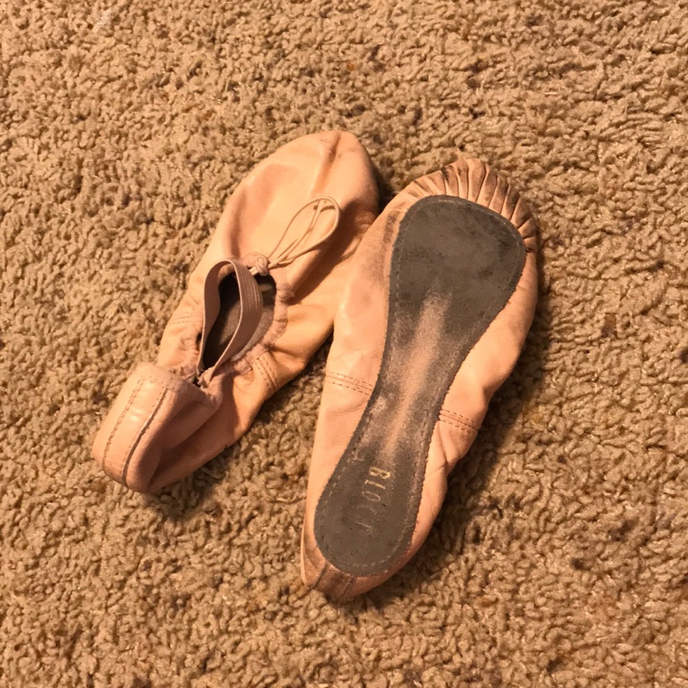 Ballet shoes - Picture 2 of 2